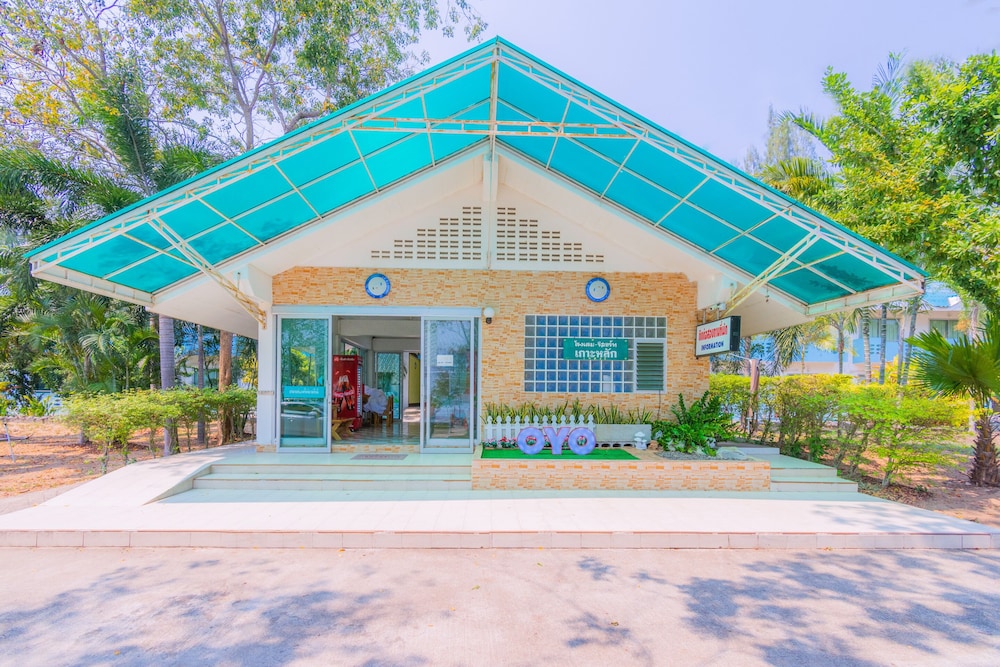 Koh Lak Resort by OYO Rooms
