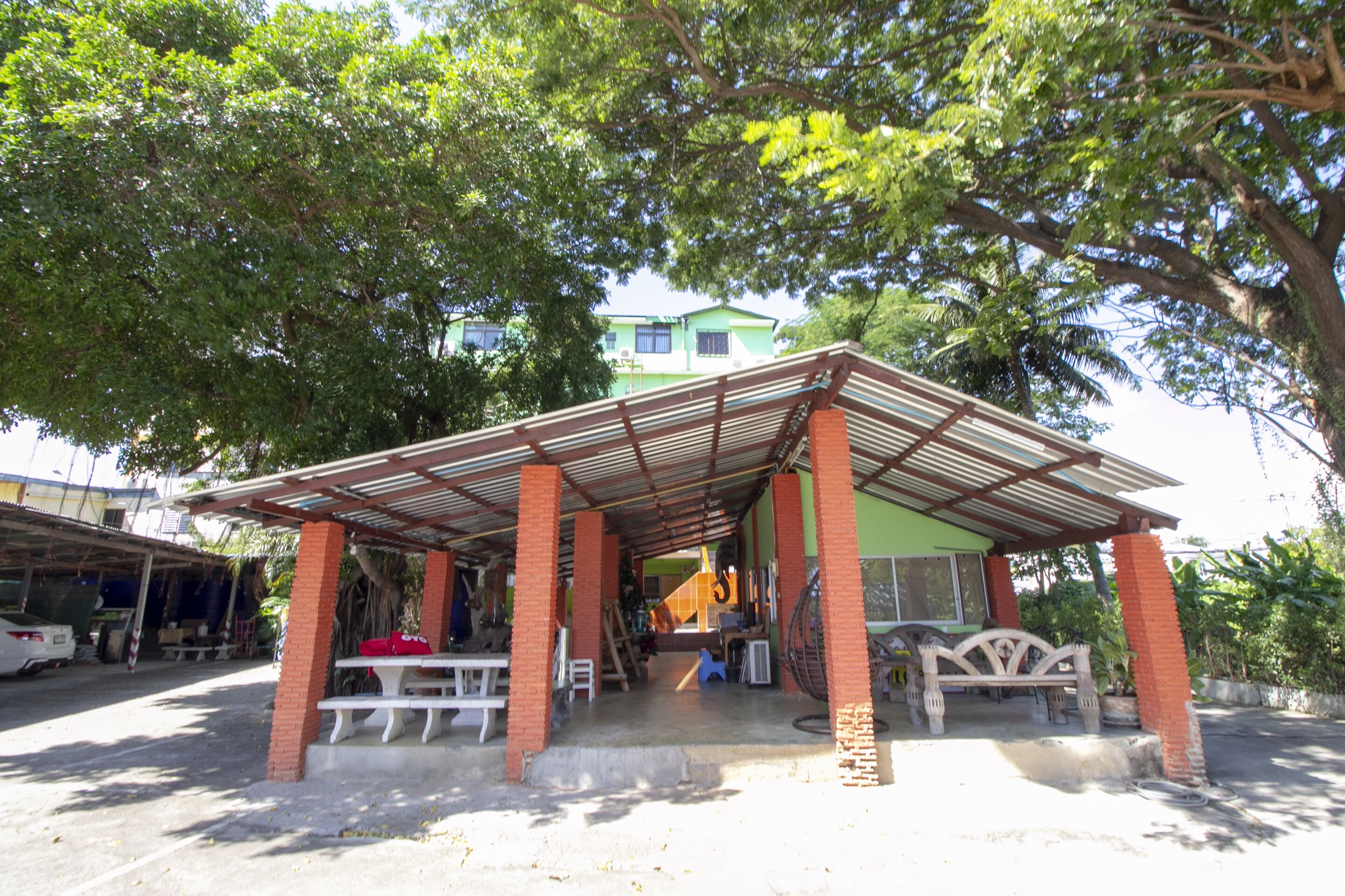 OYO 75372 Flight Hut Hotel
