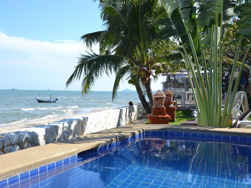 Sea Memories White Sand Beach Hotel