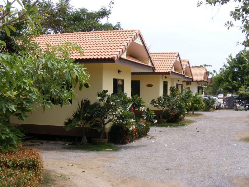 Baan Pak Rim Nam