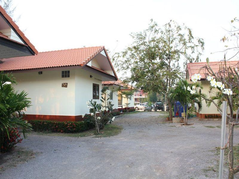 Baan Pak Rim Nam