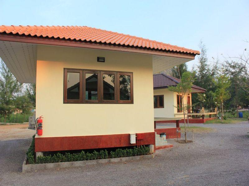Baan Pak Rim Nam