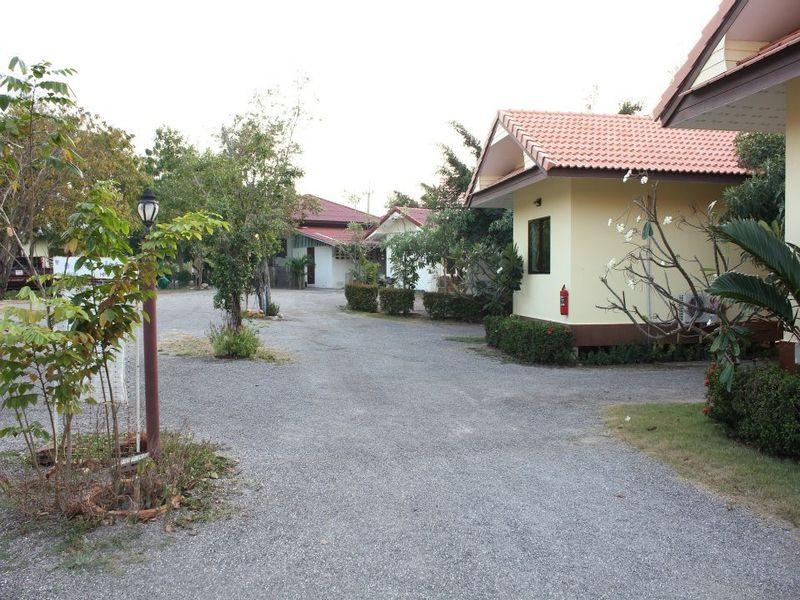 Baan Pak Rim Nam
