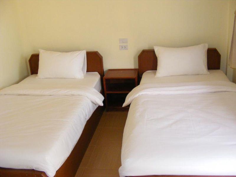 Baan Pak Rim Nam