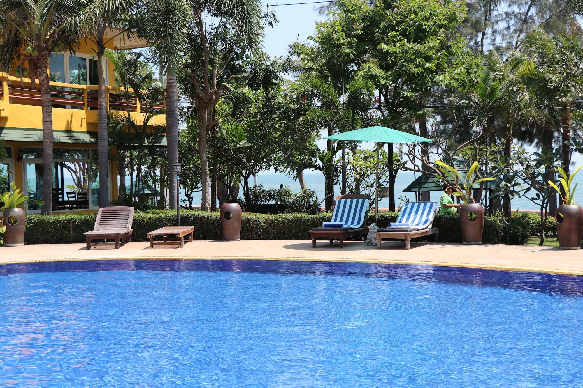 Bacchus Home Resort