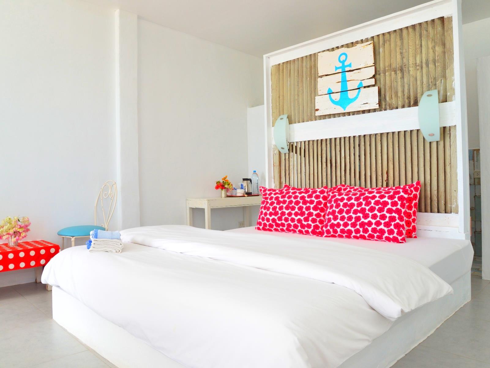 Hua Plee lazy beach