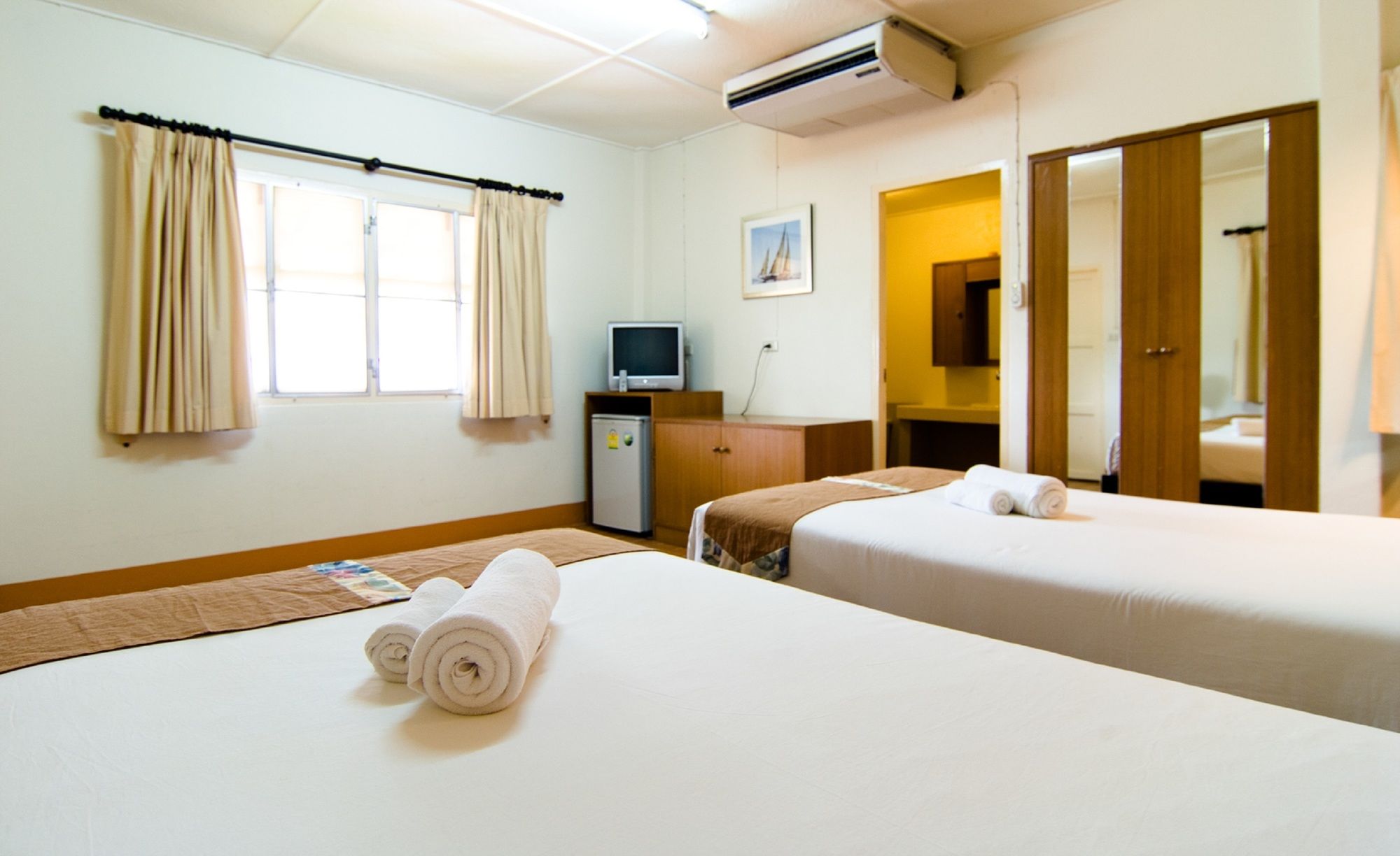 Lawana Escape Beach Resort Pranburi