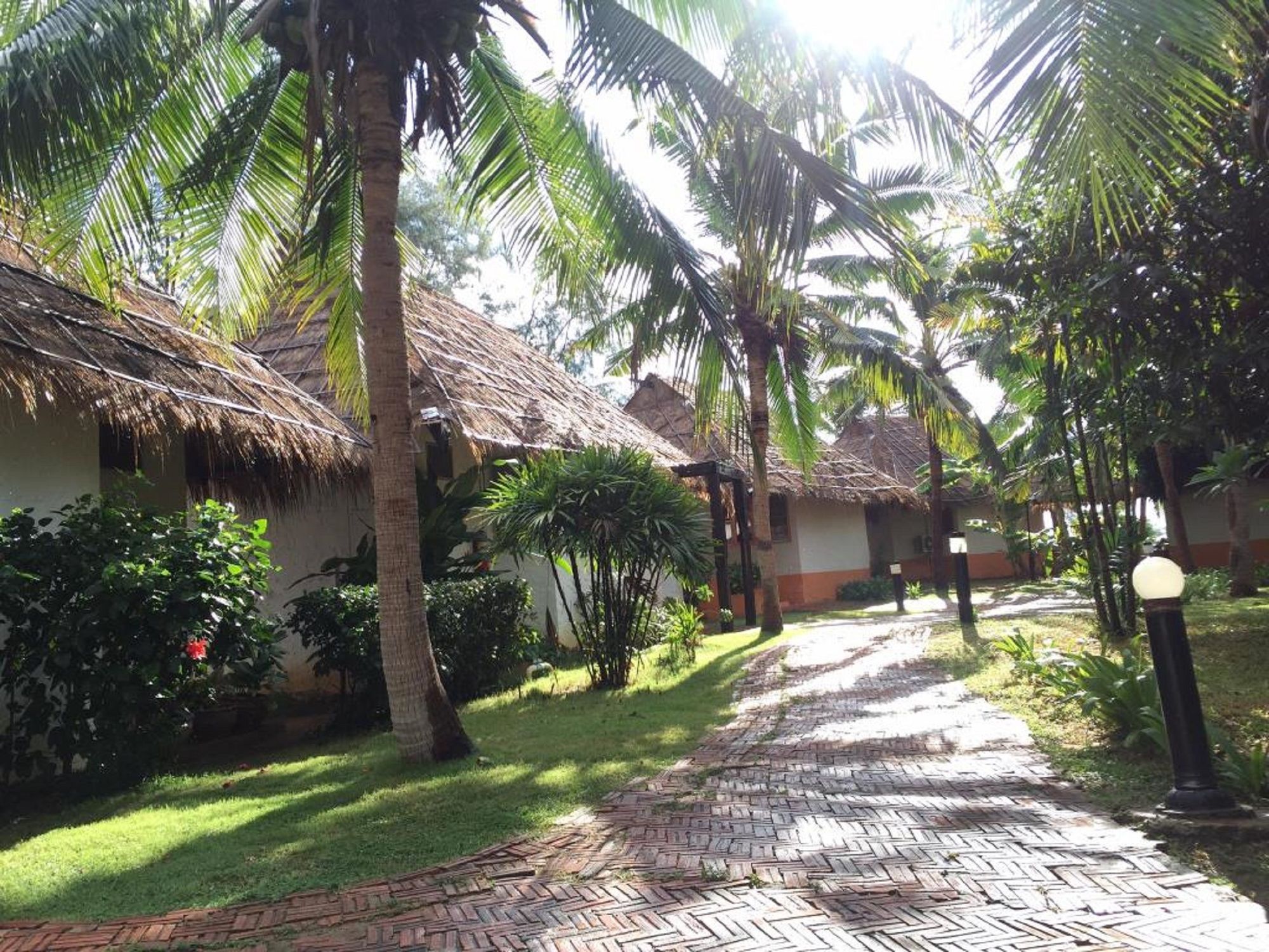 Lawana Escape Beach Resort Pranburi