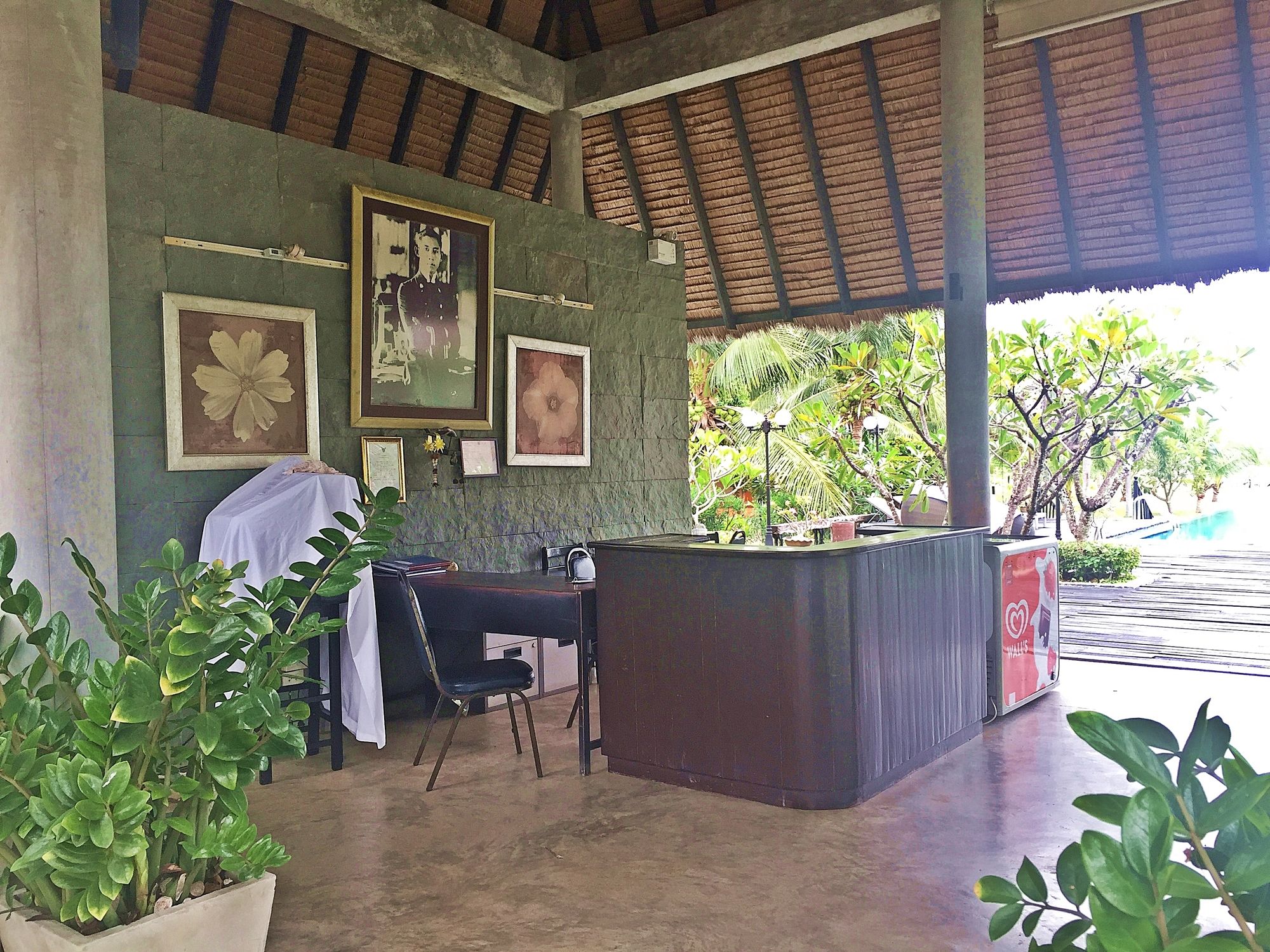 Lawana Escape Beach Resort Pranburi