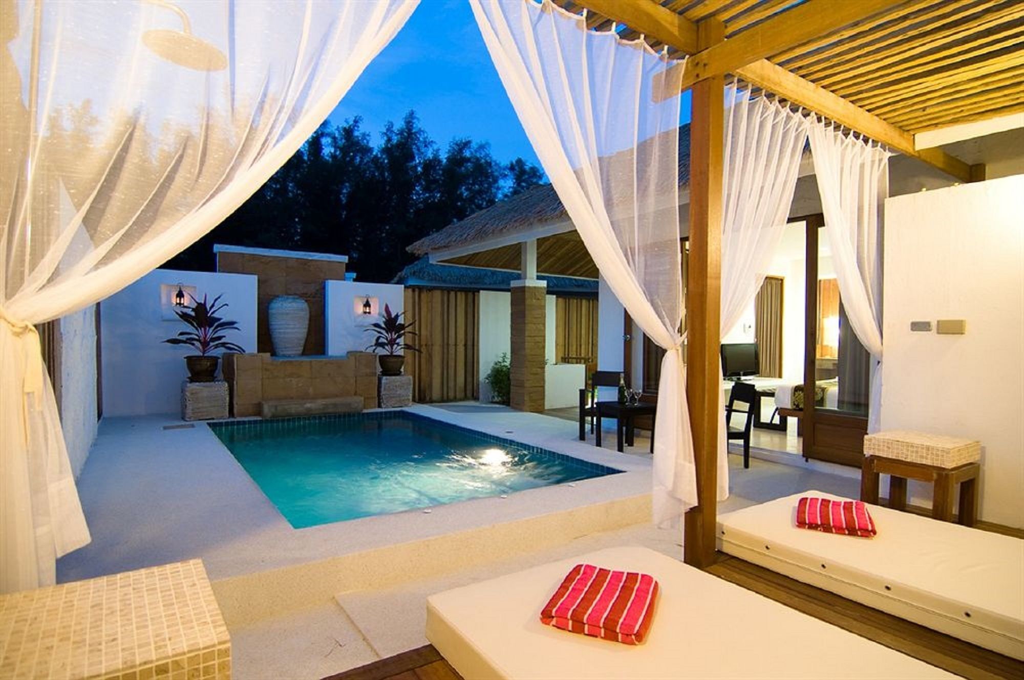 Lawana Escape Beach Resort Pranburi
