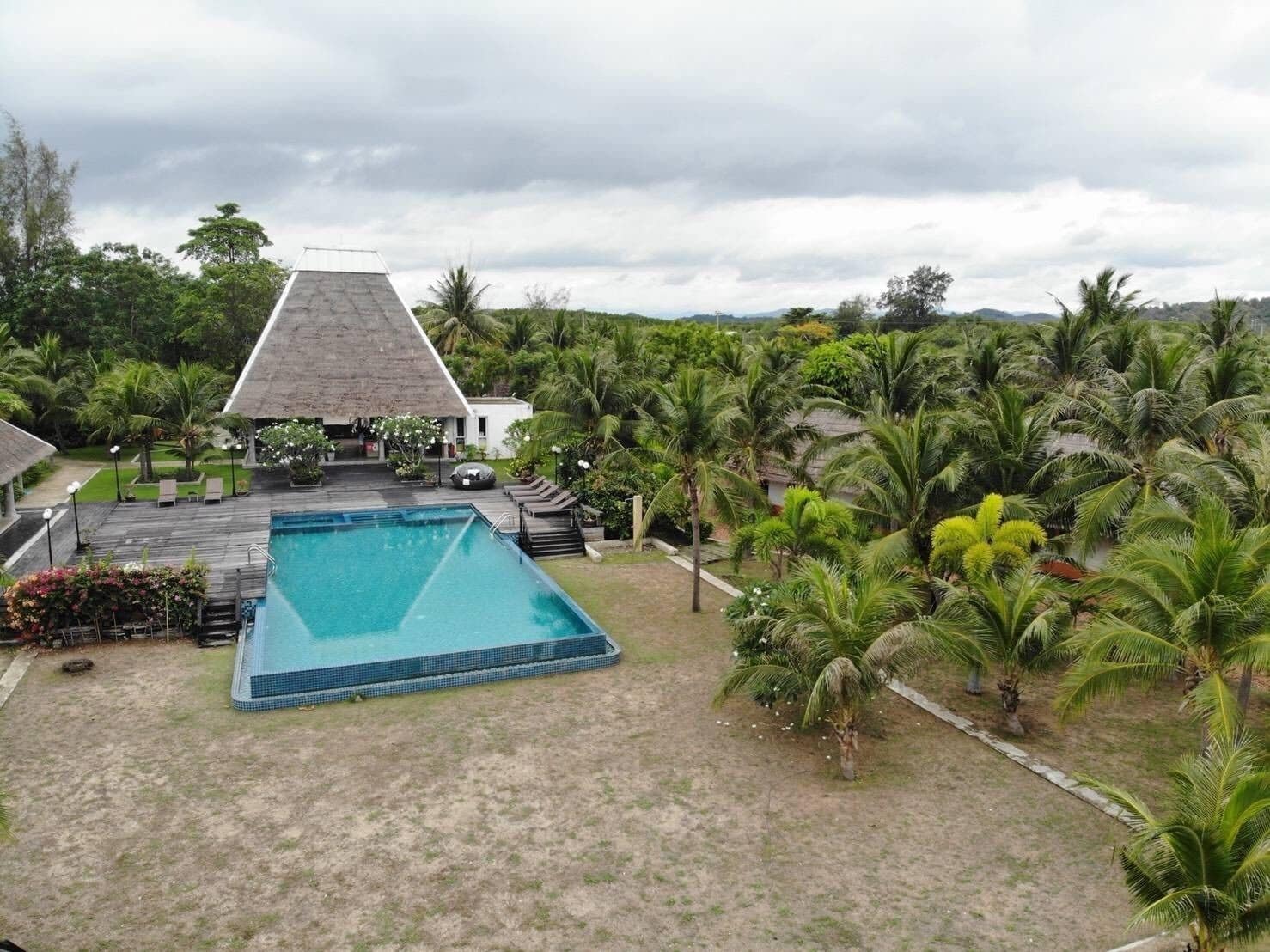Lawana Escape Beach Resort Pranburi