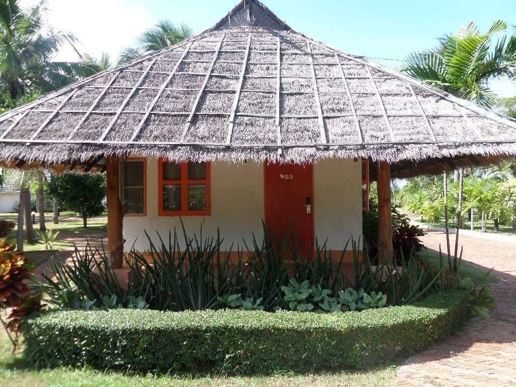 Lawana Escape Beach Resort Pranburi