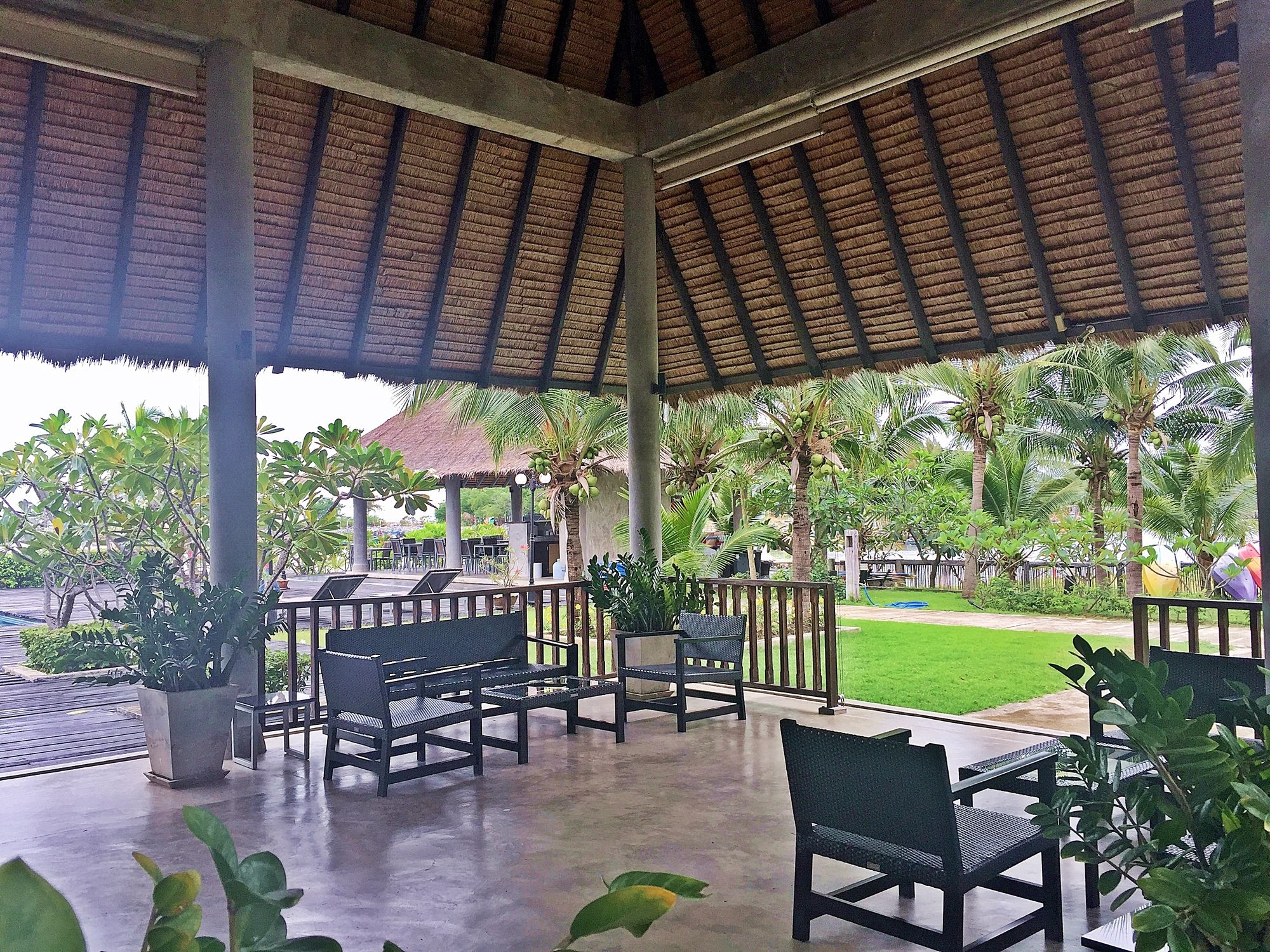 Lawana Escape Beach Resort Pranburi