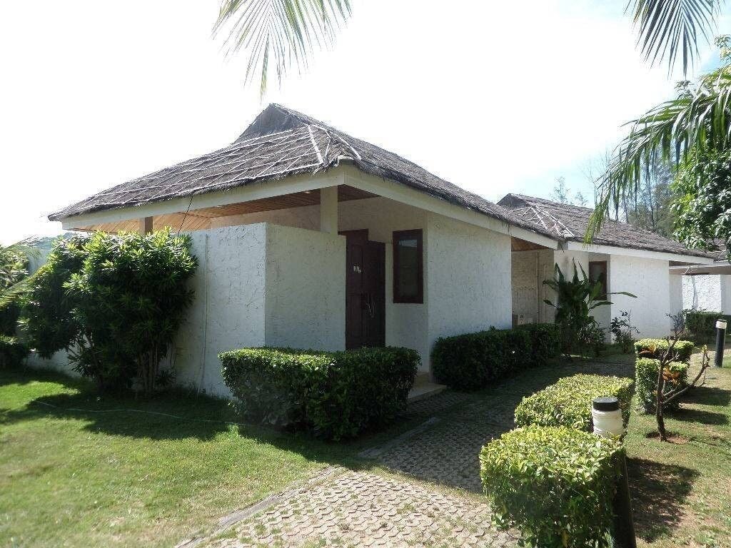 Lawana Escape Beach Resort Pranburi