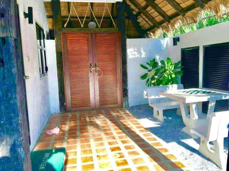 Lawana Escape Beach Resort Pranburi