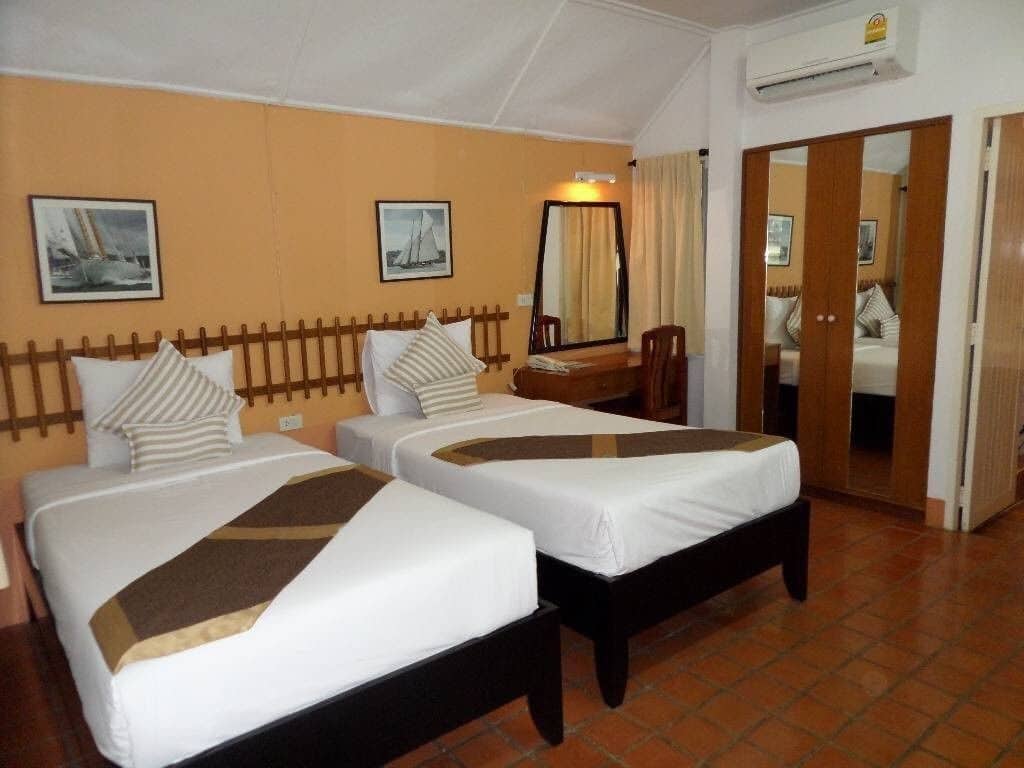 Lawana Escape Beach Resort Pranburi