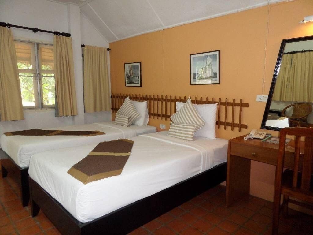 Lawana Escape Beach Resort Pranburi