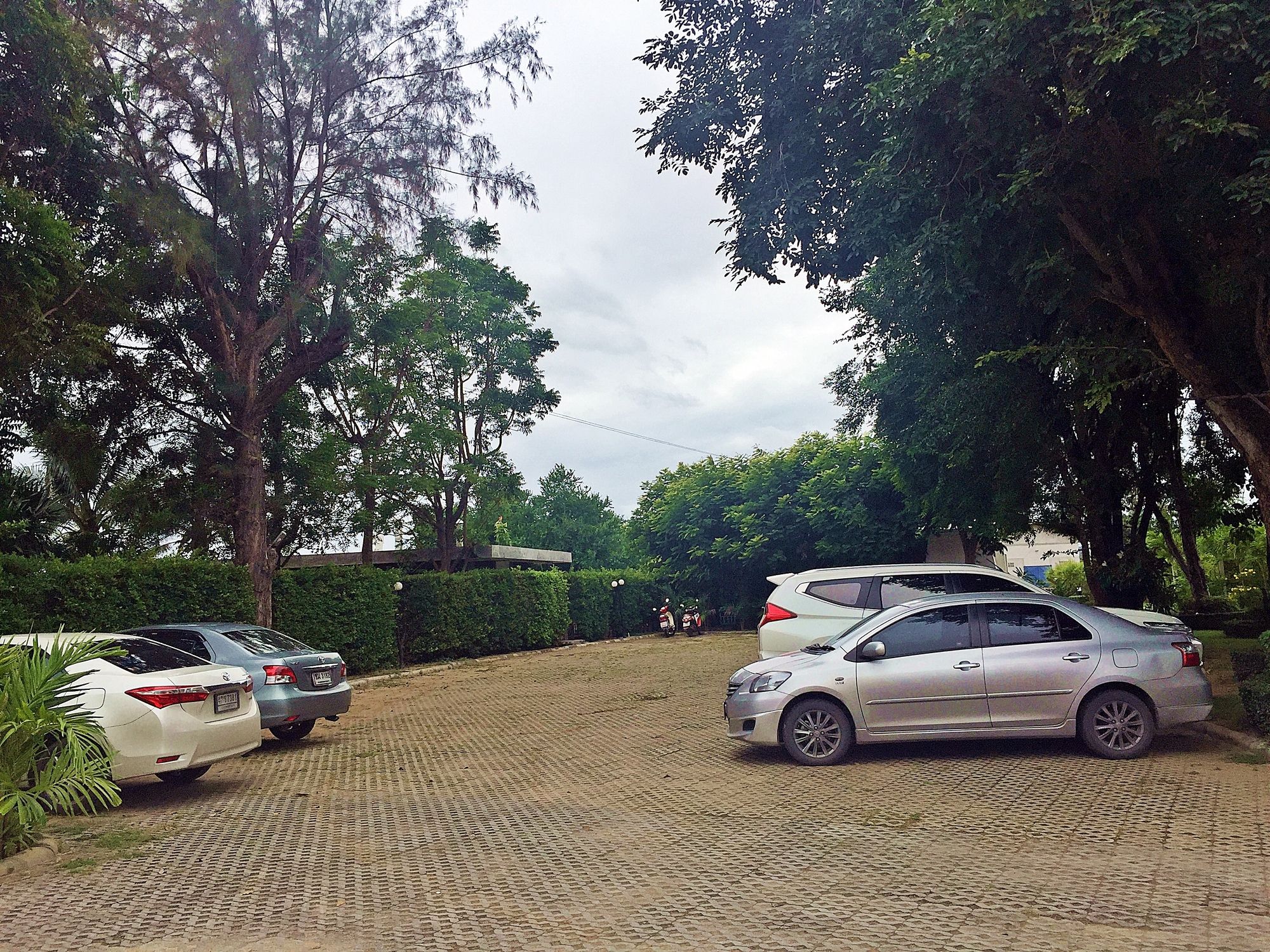 Lawana Escape Beach Resort Pranburi