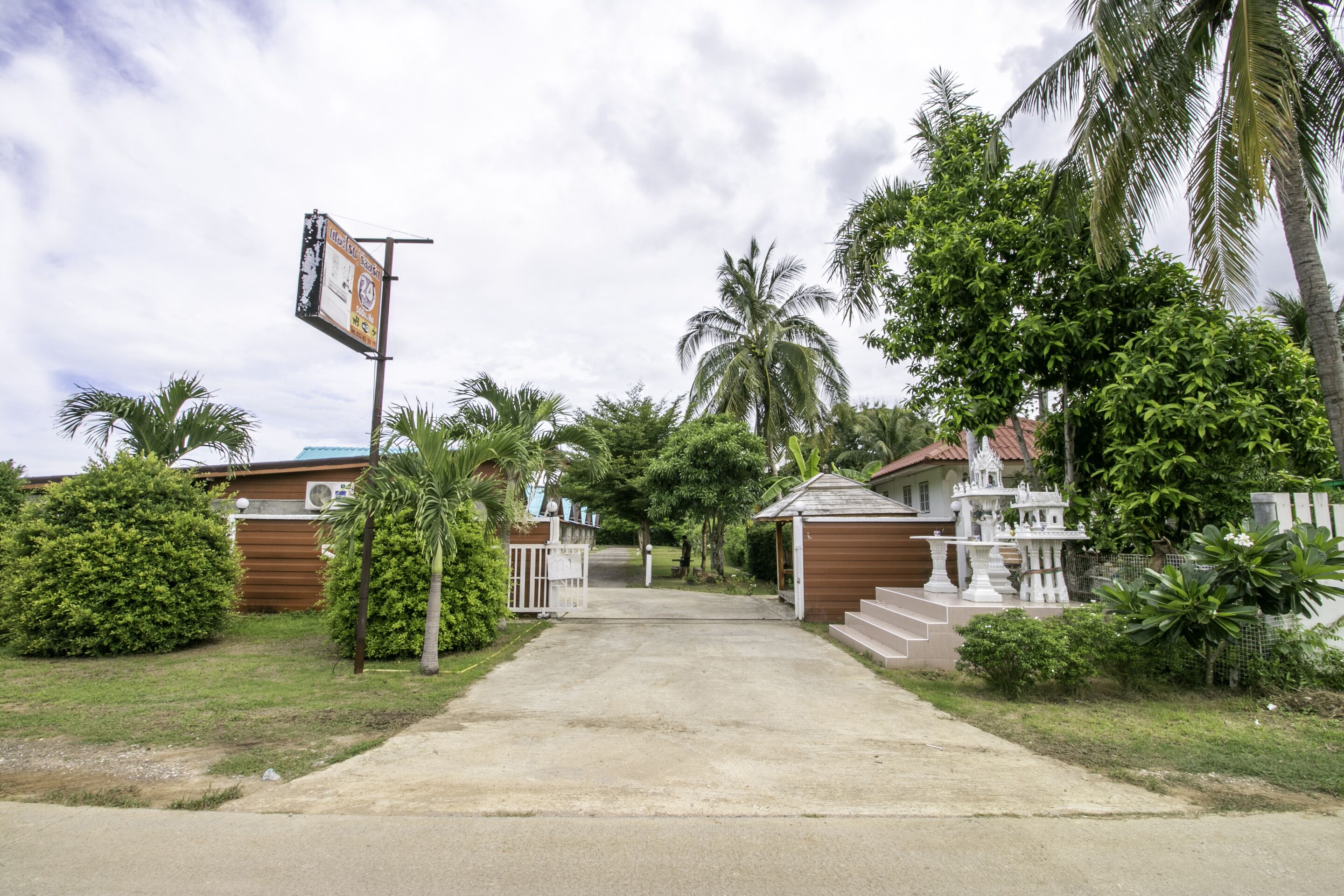 OYO 945 The Rome Resort