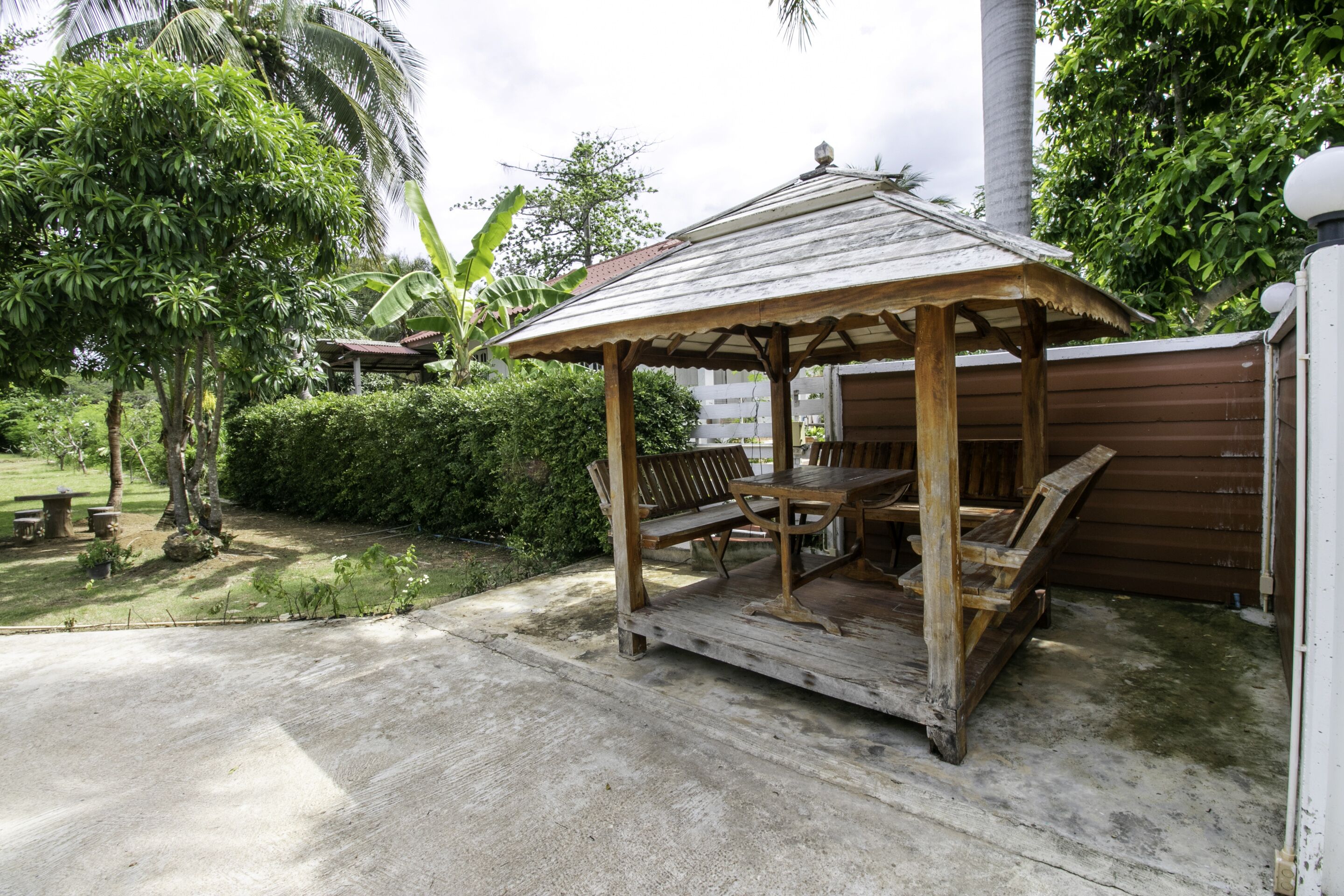 OYO 945 The Rome Resort
