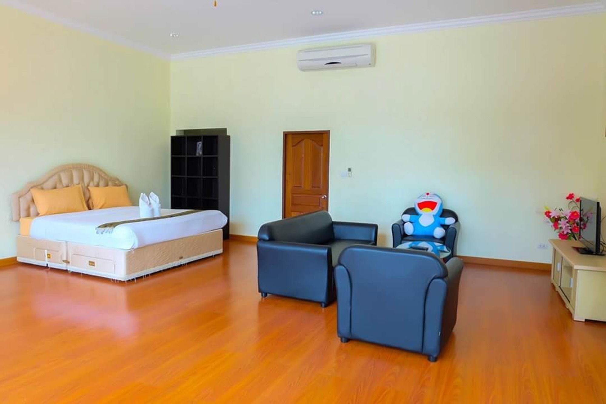 Tansita House