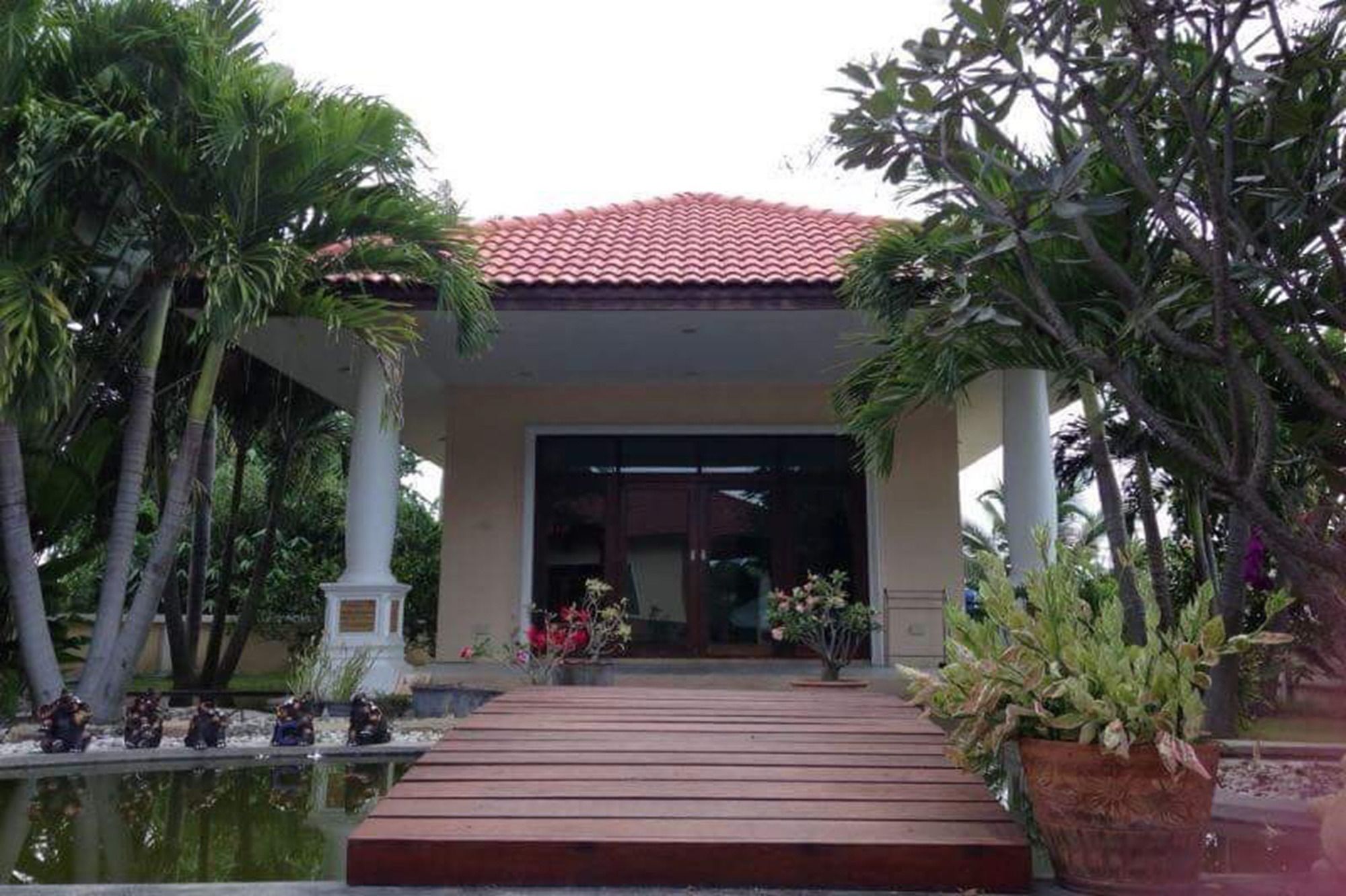 Tansita House