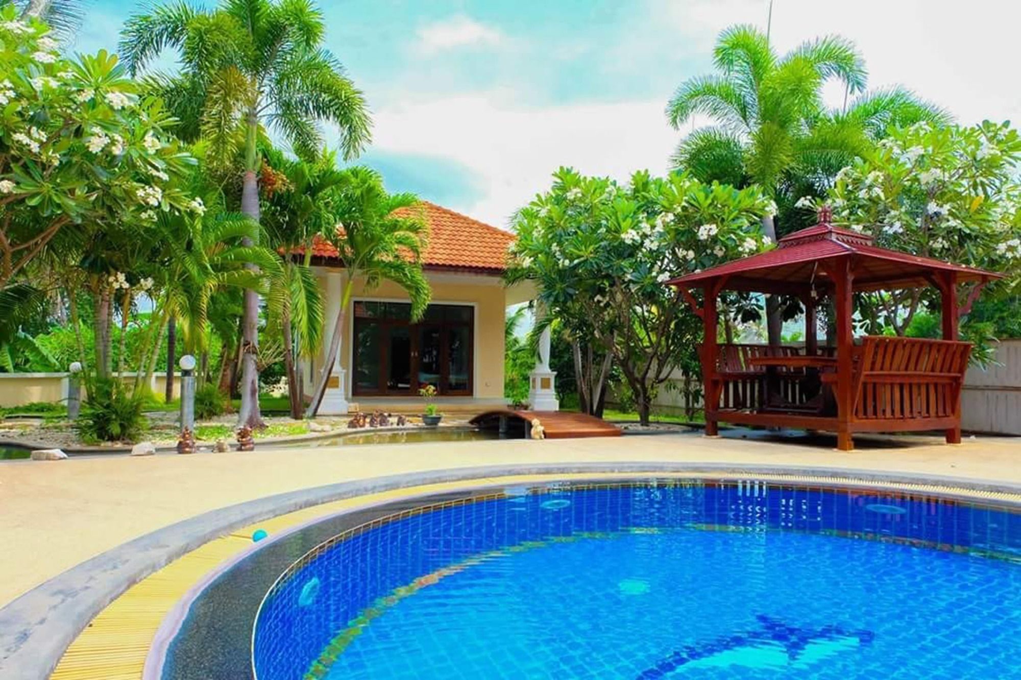 Tansita House