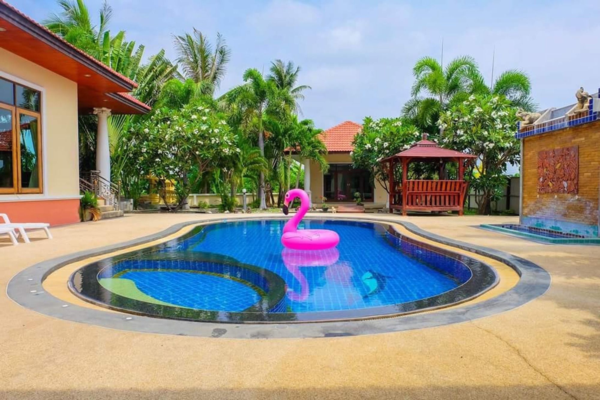 Tansita House