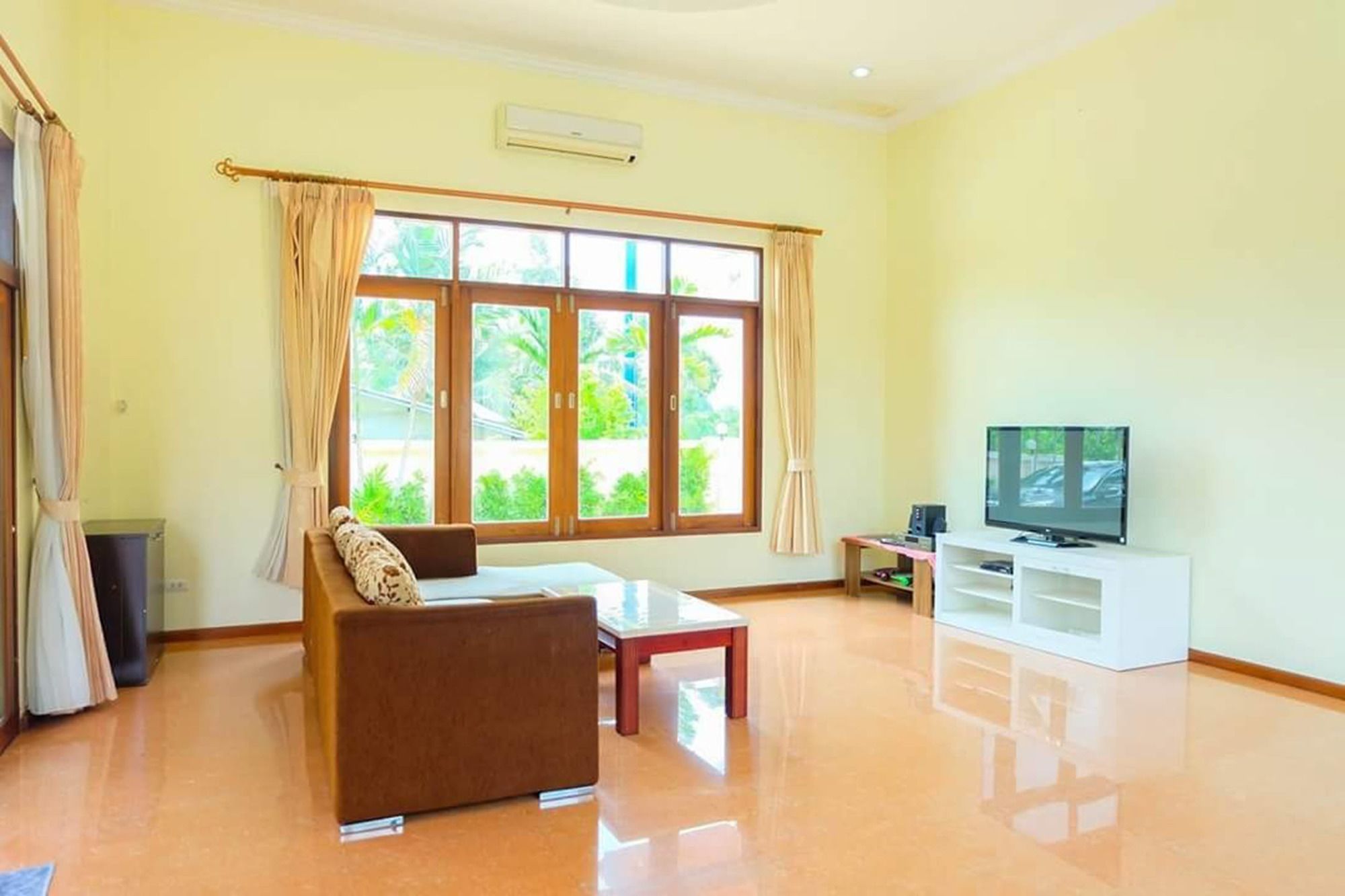 Tansita House