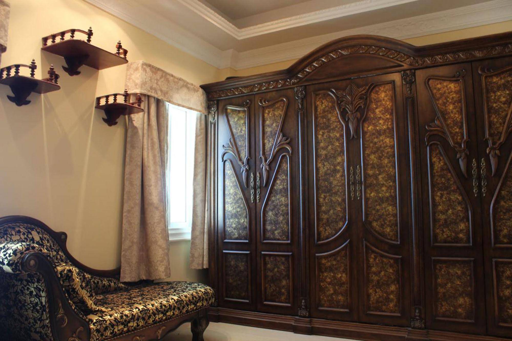 The Mansion