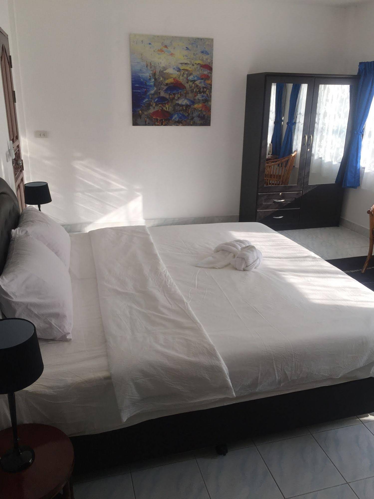 Lyndale Lodge