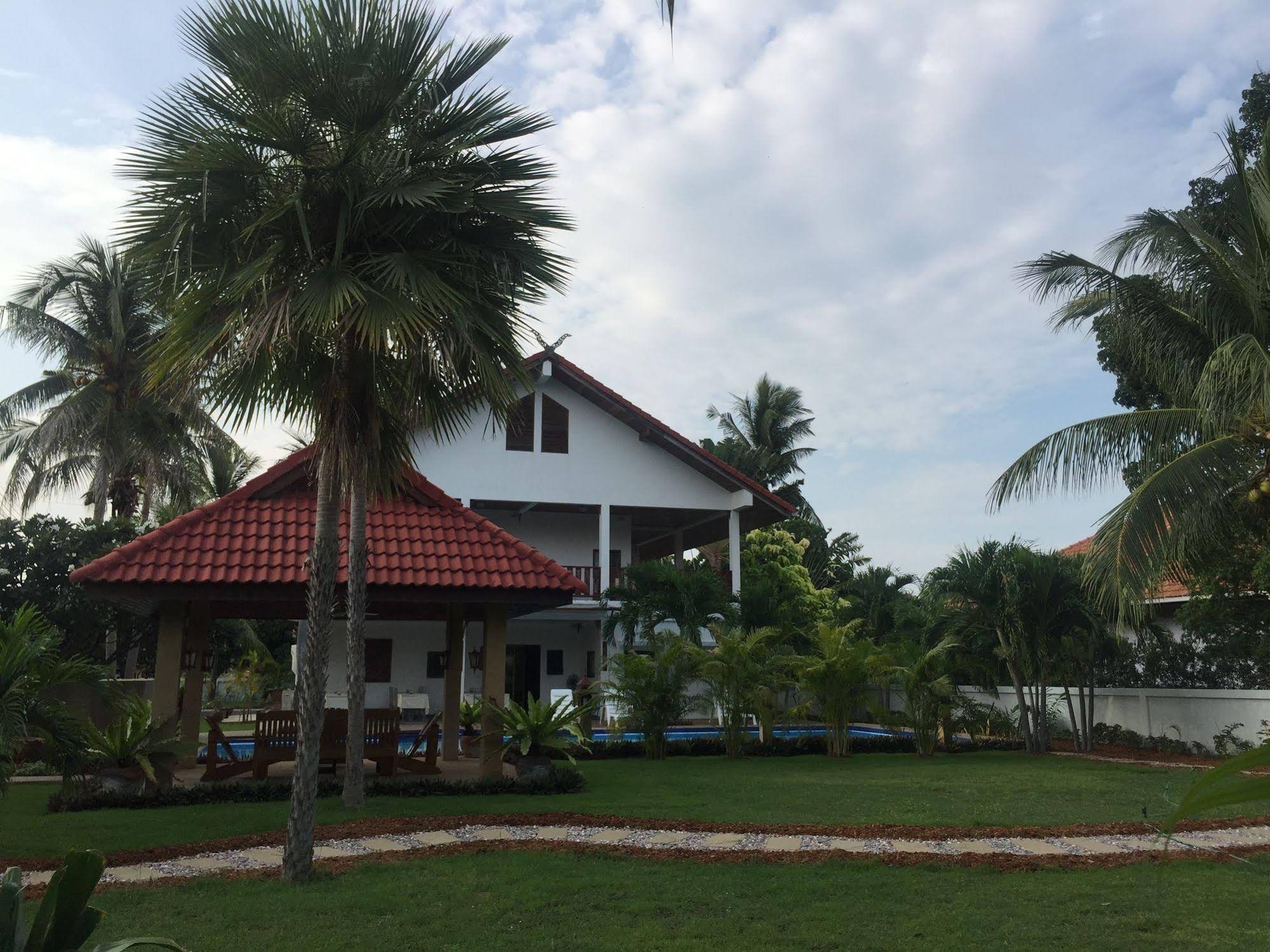 Lyndale Lodge