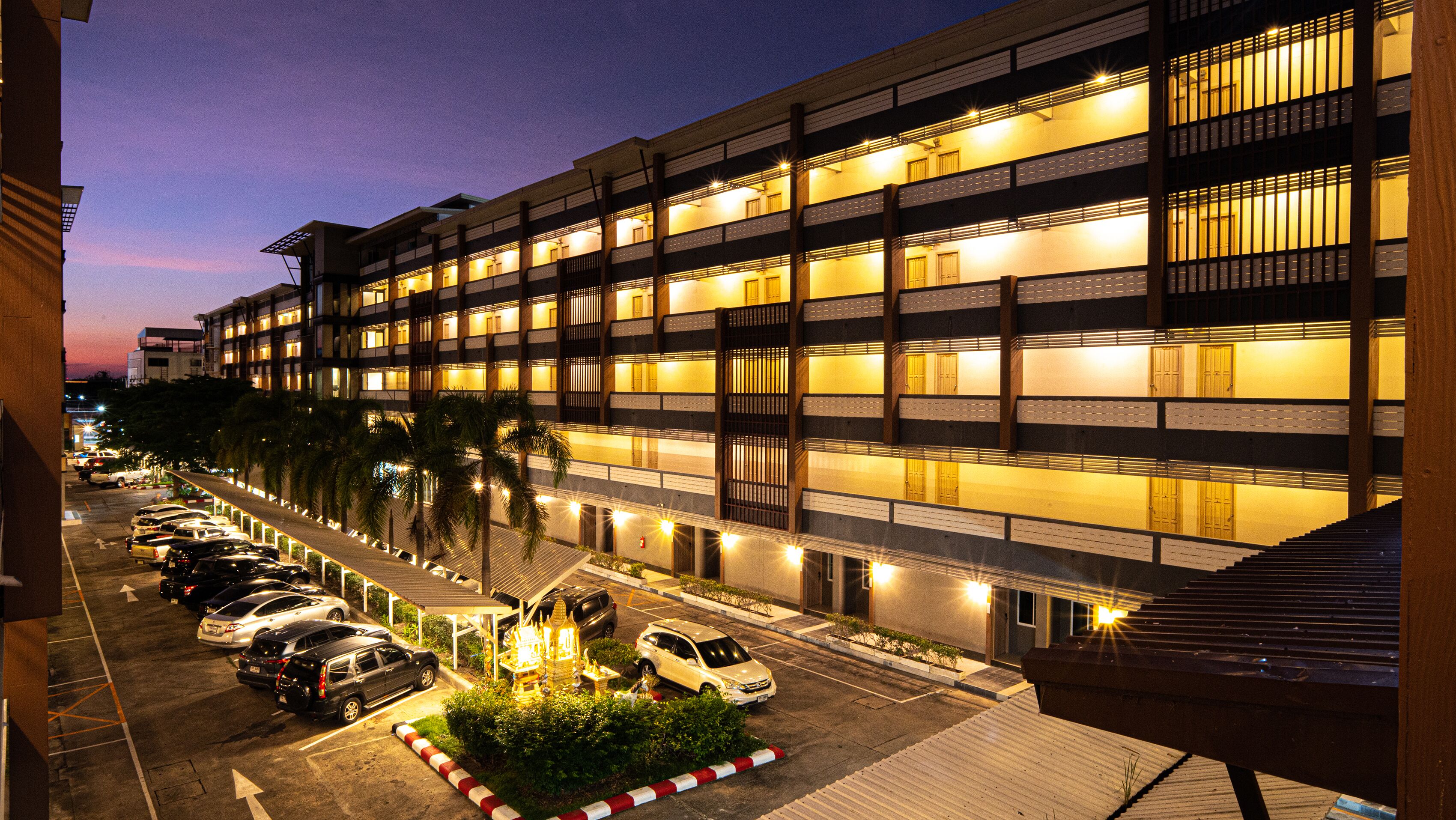 B2 Korat Night Market Boutique & Budget Hotel