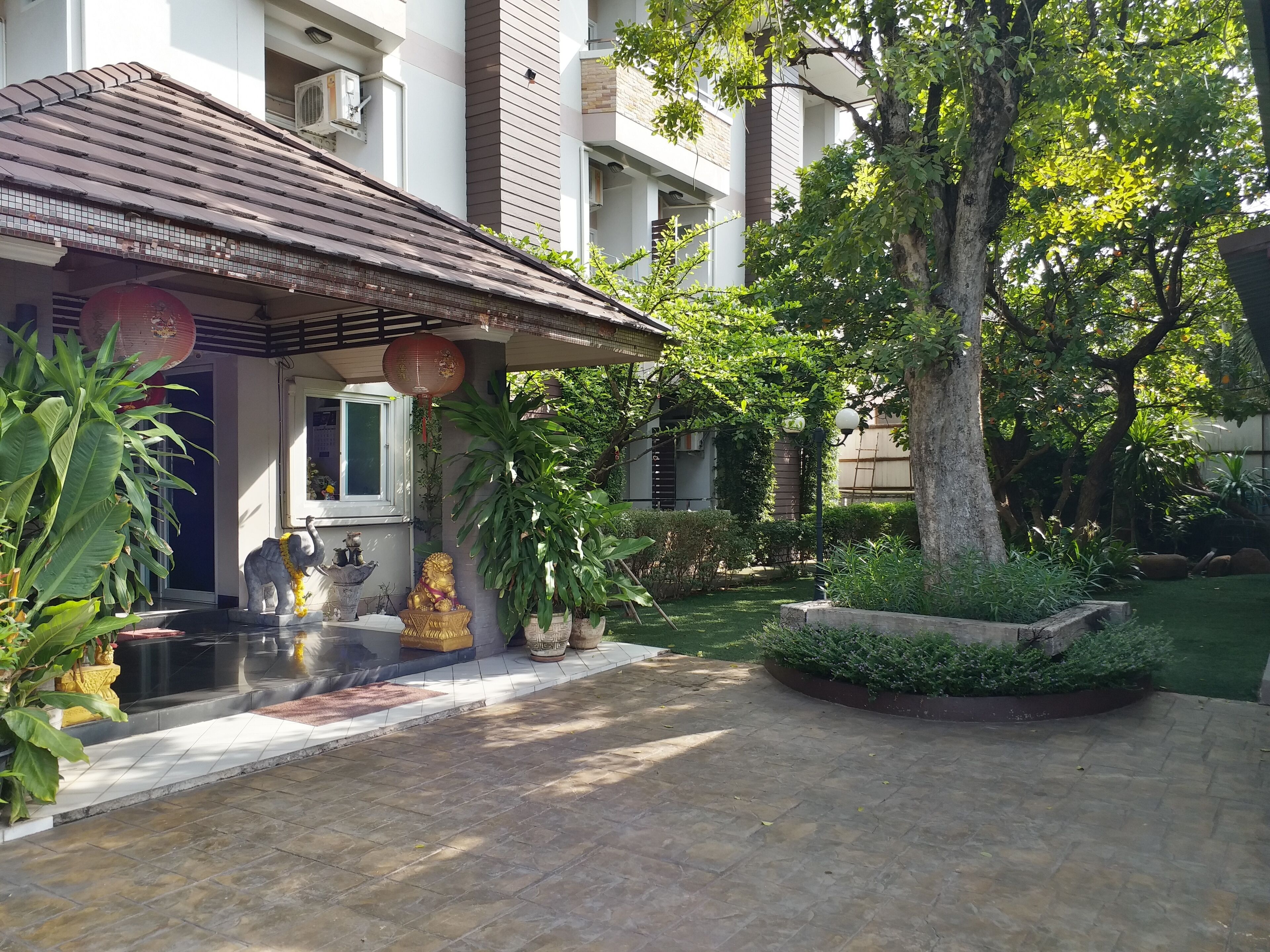 The Aree Grand Apartment