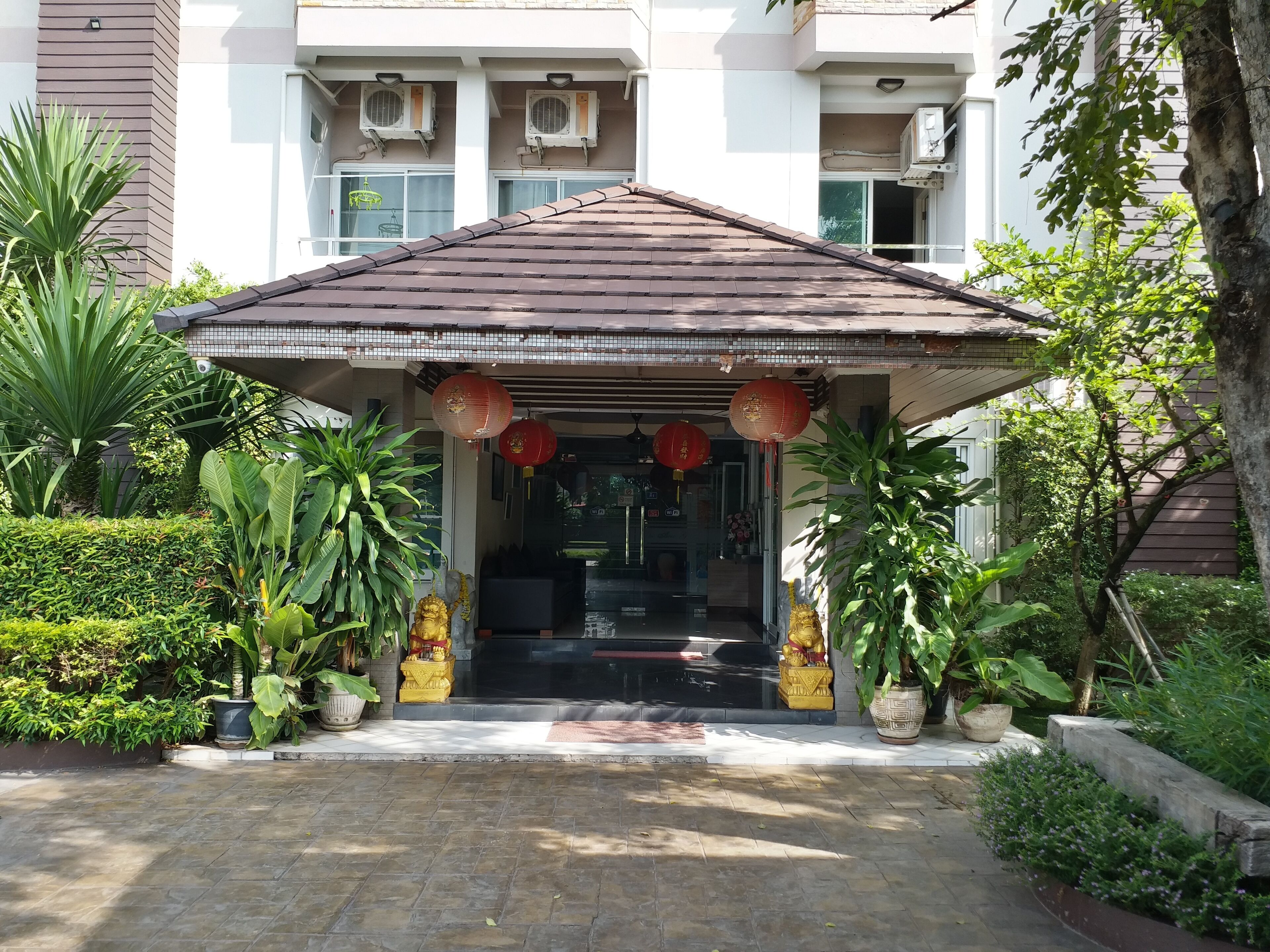 The Aree Grand Apartment