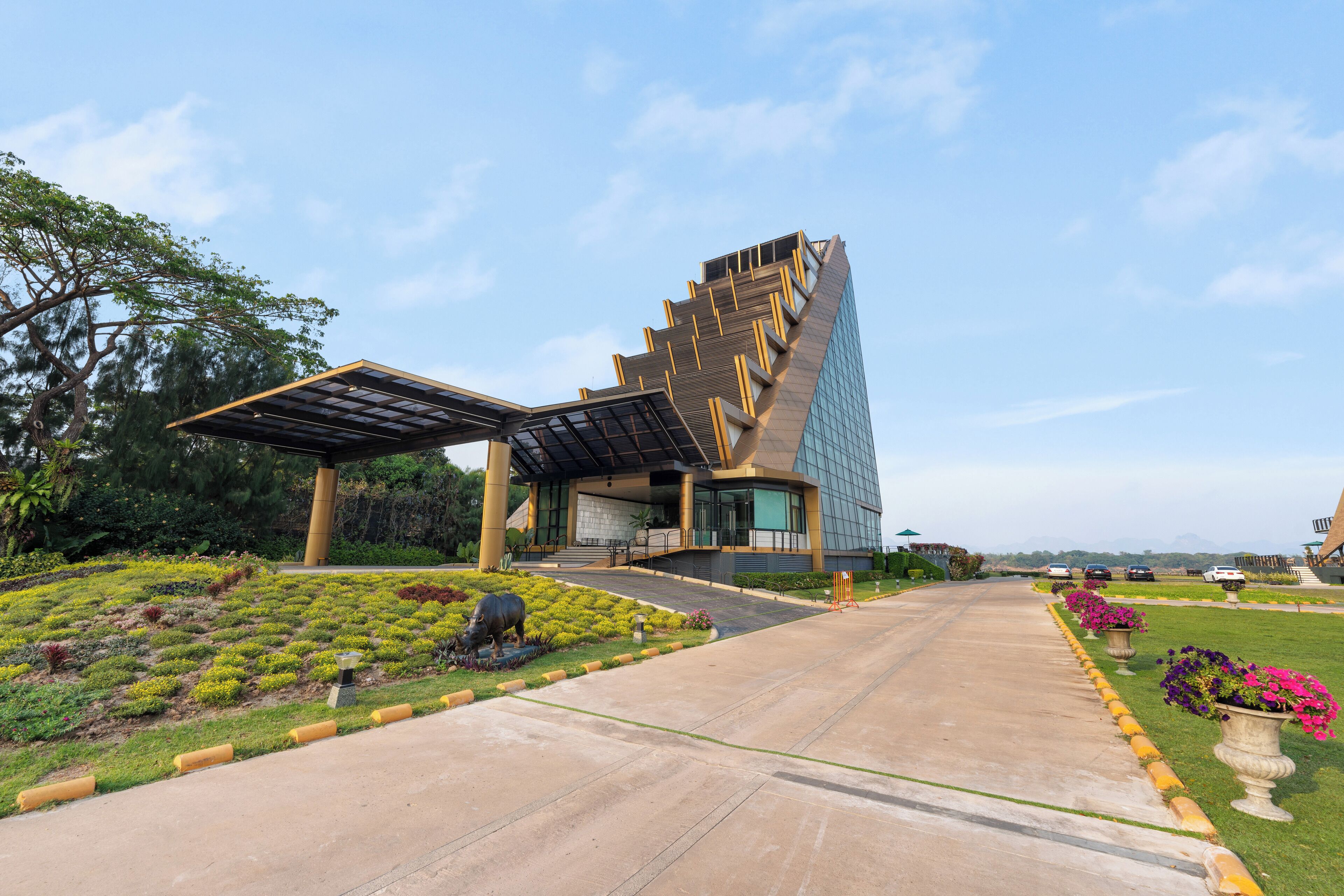 Naka-Raj Escape Hotel