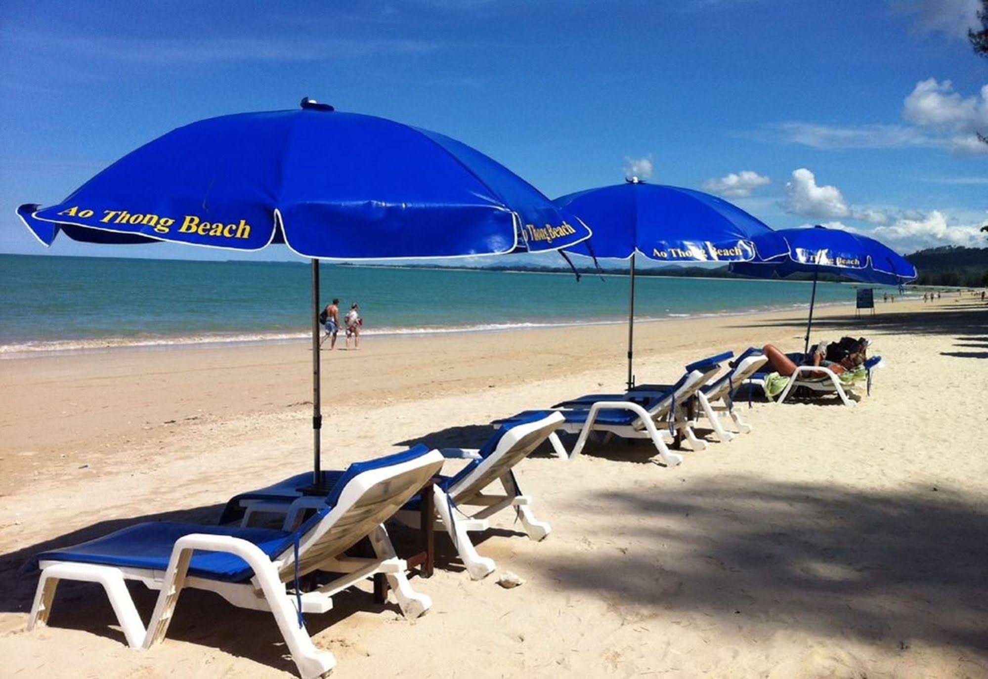 Ao Thong Beach Bungalows & Restaurant
