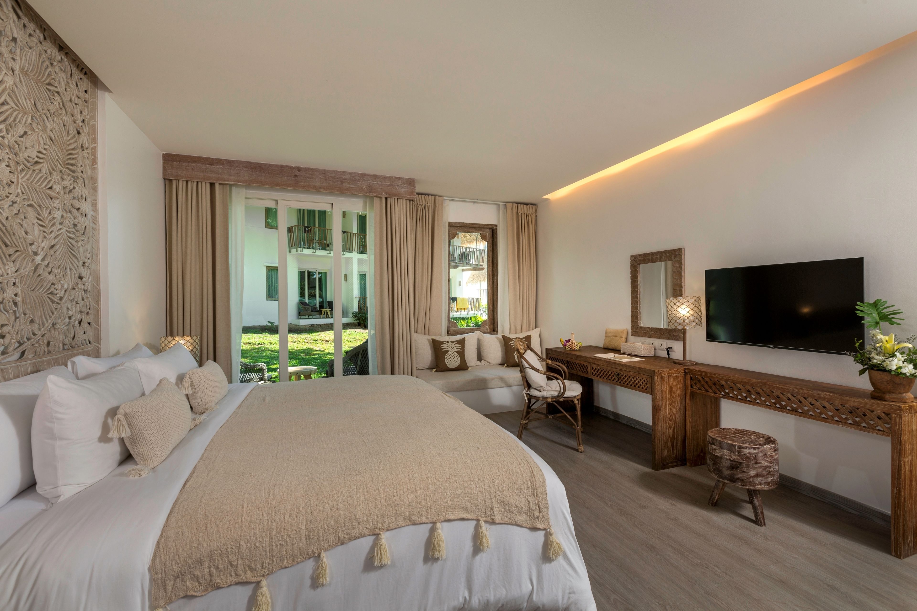 Eden Beach Resort & Spa, a Lopesan Collection Hotel