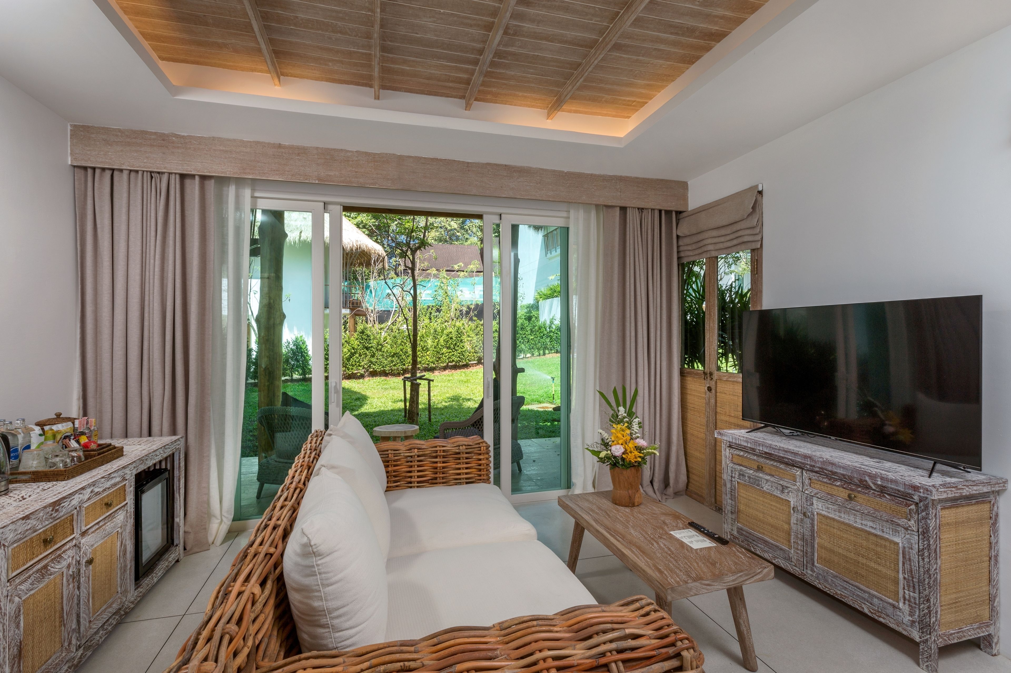 Eden Beach Resort & Spa, a Lopesan Collection Hotel