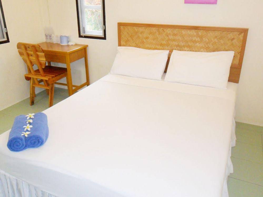 Khaolak Banana Bungalow