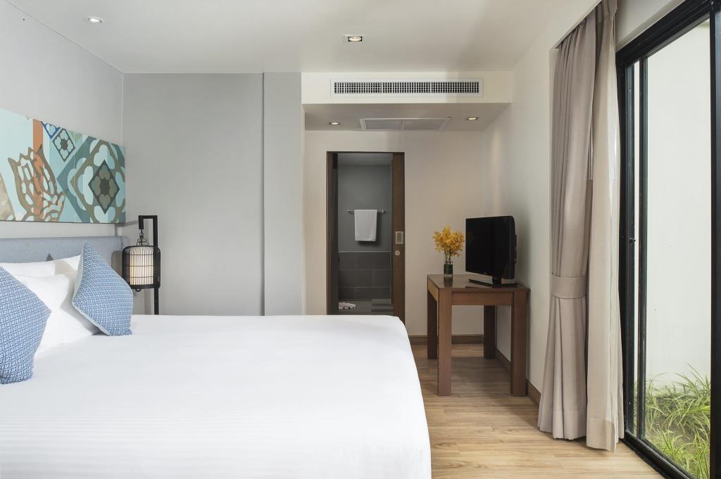 Outrigger Khao Lak Beach Resort