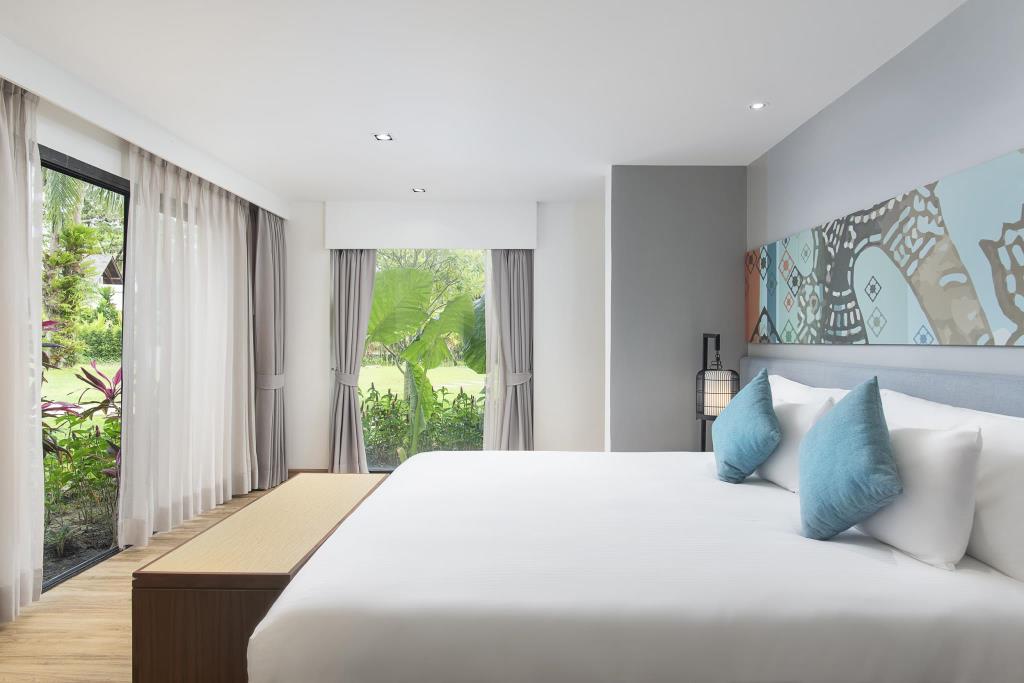 Outrigger Khao Lak Beach Resort