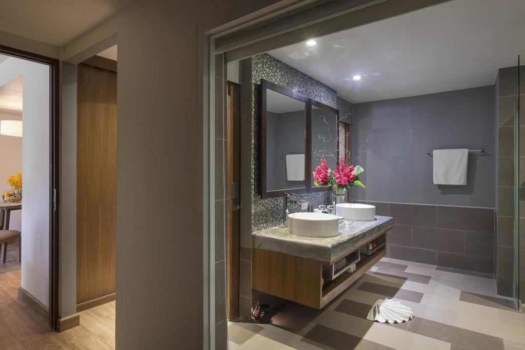 Outrigger Khao Lak Beach Resort
