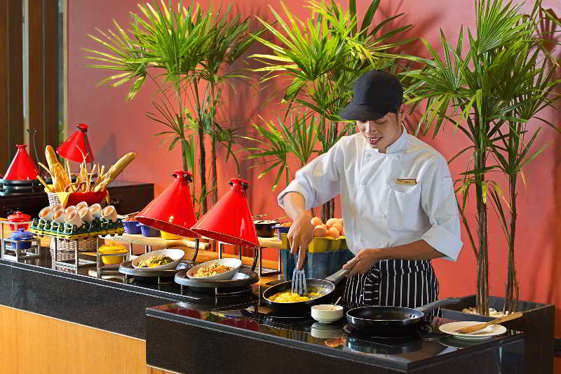 Outrigger Khao Lak Beach Resort