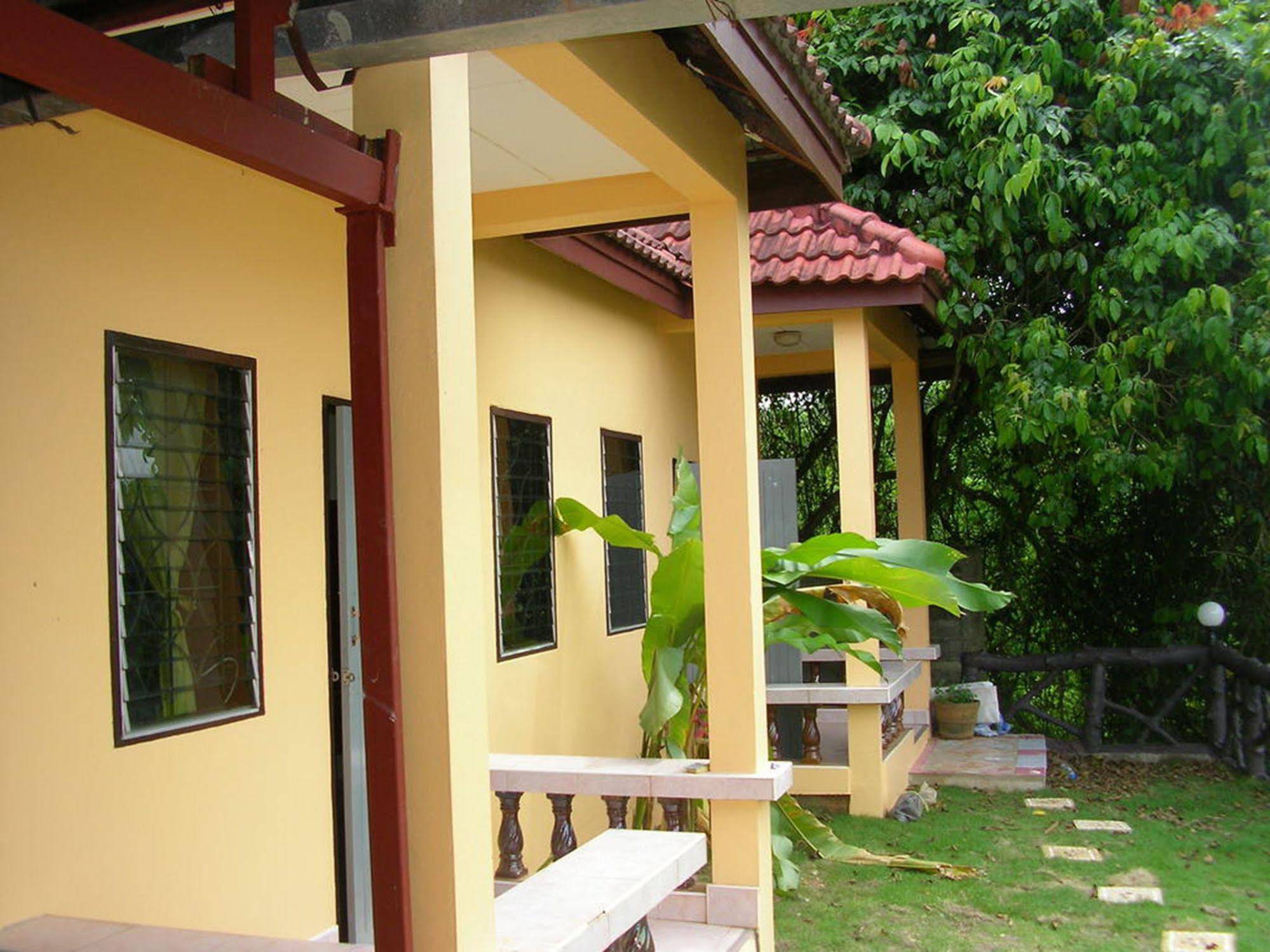 Riverside Guesthouse
