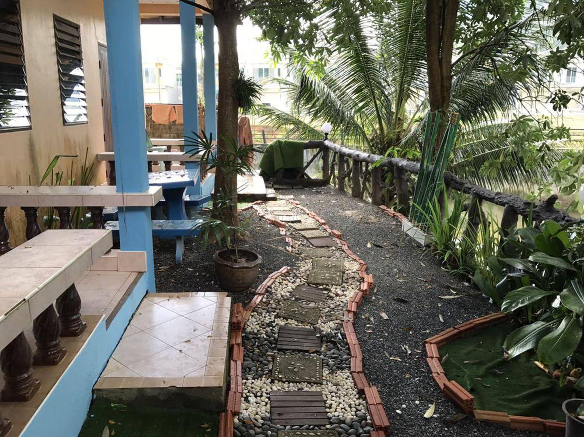 Riverside Guesthouse