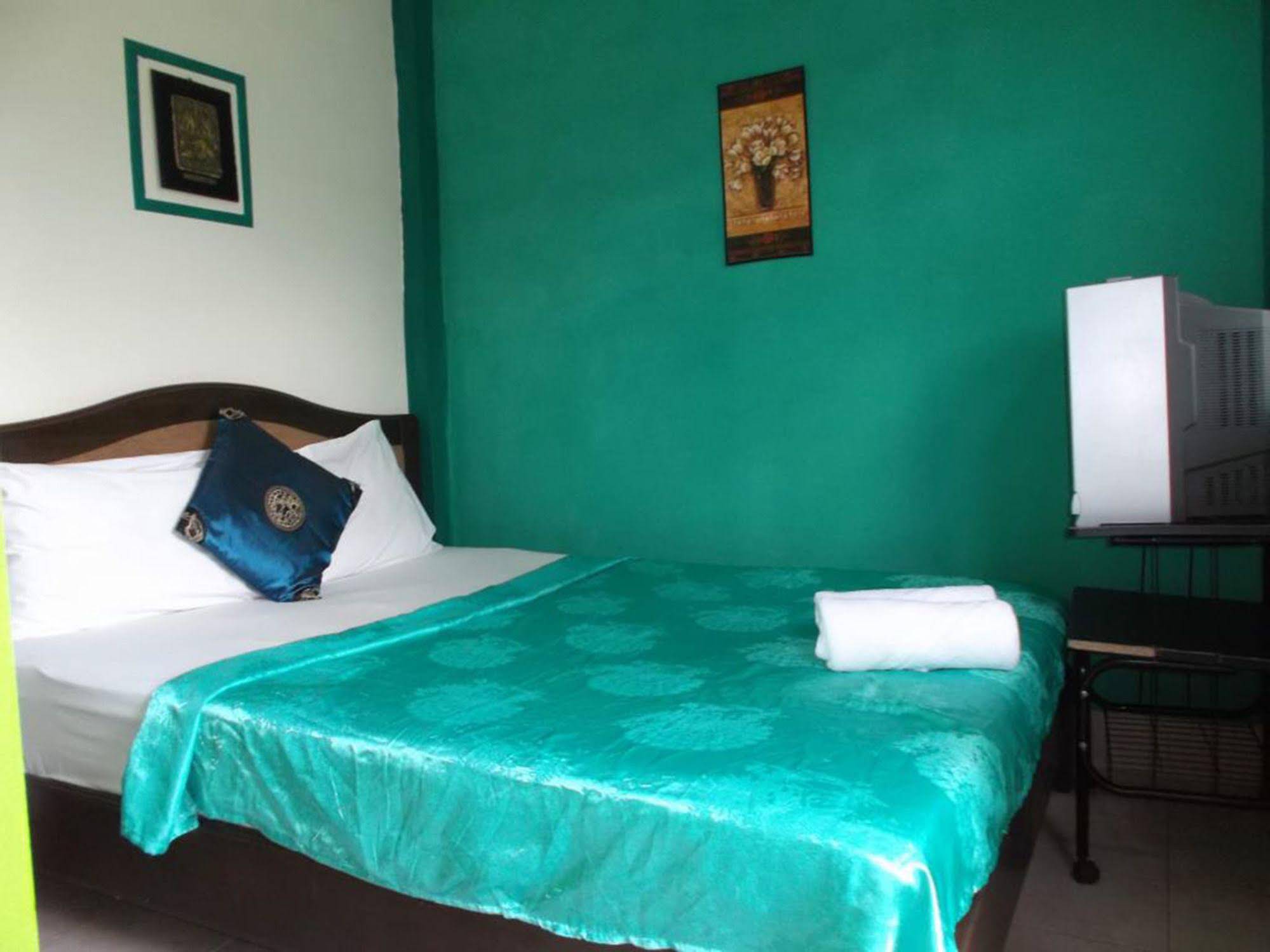 Riverside Guesthouse