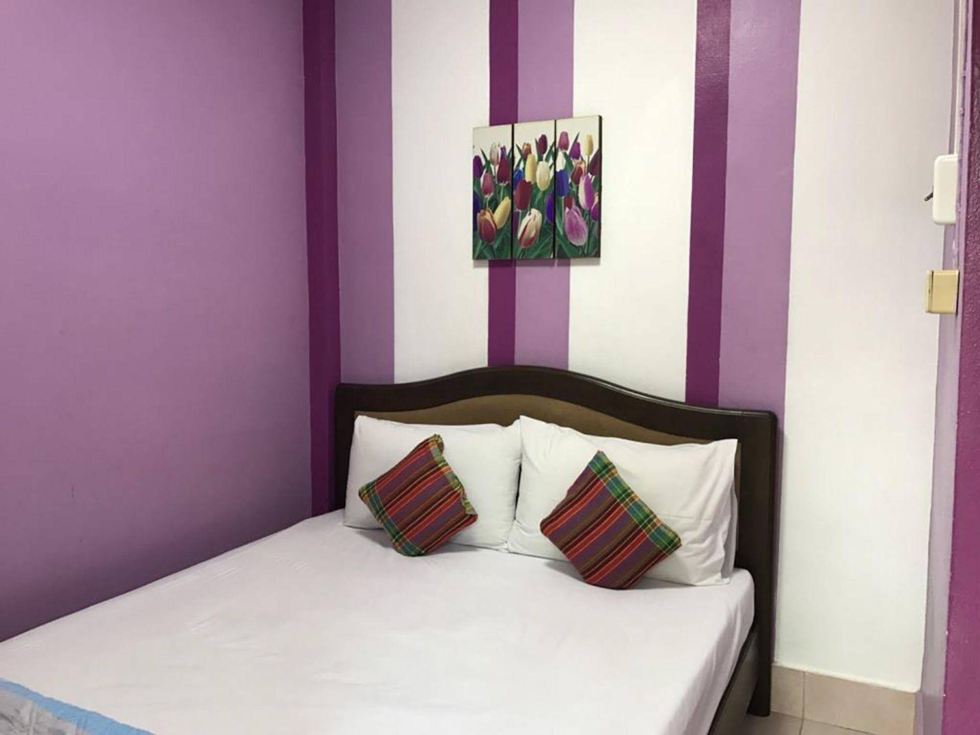 Riverside Guesthouse