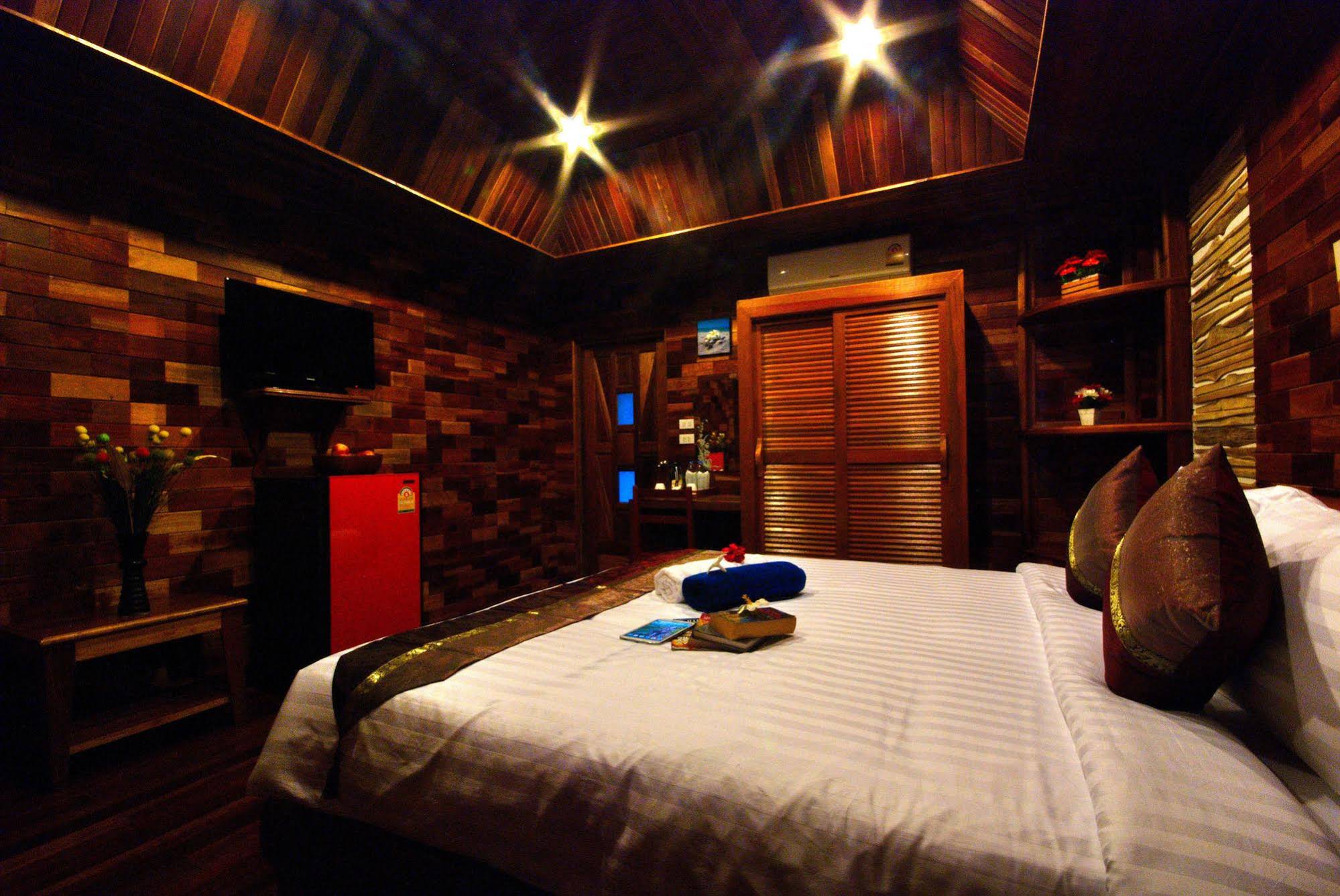 Sangsawan palace khaolak hotel
