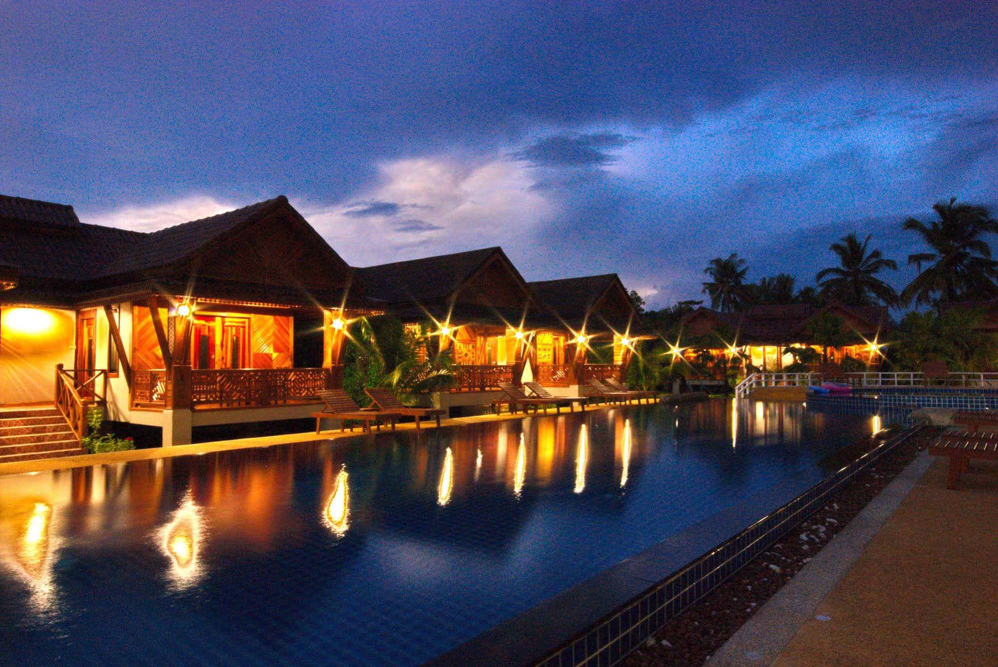 Sangsawan palace khaolak hotel